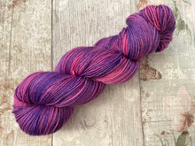 Load image into Gallery viewer, Silver Sparkle 4ply in a one of kind colourway - Pink/Purple