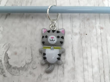 Load image into Gallery viewer, Grey Kitty Stitch Marker / Progress Keeper
