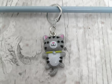 Load image into Gallery viewer, Grey Kitty Stitch Marker / Progress Keeper