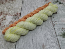 Load image into Gallery viewer, Gold Sparkle 50+20g Sock Set In Lemon and Orange Sorbet colours