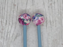 Load image into Gallery viewer, Flower Ball Needle Stoppers
