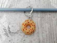Load image into Gallery viewer, Donut Stitch Marker / Progress Keeper