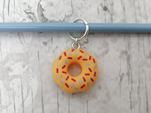 Load image into Gallery viewer, Donut Stitch Marker / Progress Keeper