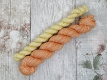 Load image into Gallery viewer, Gold Sparkle 50+20g Sock Set In Orange and Mango Sorbet colours