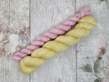 Load image into Gallery viewer, Gold Sparkle 50+20g Sock Set In Mango and Strawberry Sorbet colours