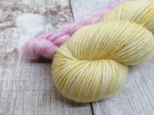 Load image into Gallery viewer, Gold Sparkle 50+20g Sock Set In Mango and Strawberry Sorbet colours