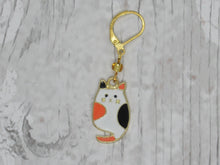 Load image into Gallery viewer, Calico Cat Stitch Marker / Progress Keeper