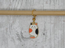 Load image into Gallery viewer, Calico Cat Stitch Marker / Progress Keeper