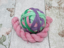 Load image into Gallery viewer, Silver Sparkle Self Striping Yarn in Heather colourway with a coordinating mini skein