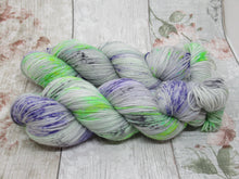 Load image into Gallery viewer, Silver Sparkle 4ply 100g in Zombie colourway