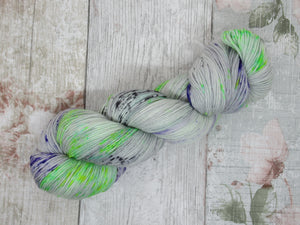 Silver Sparkle 4ply 100g in Zombie colourway